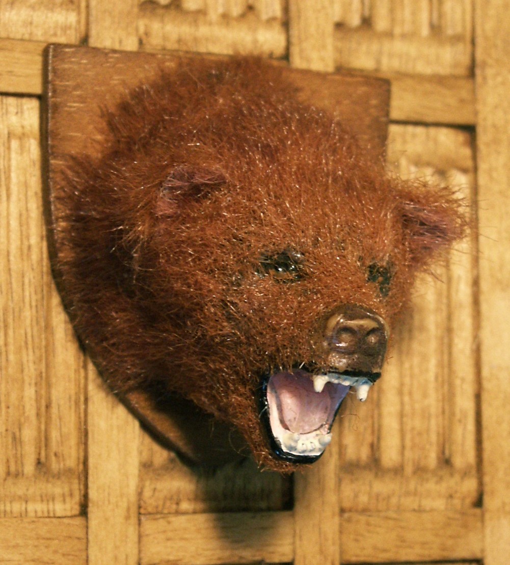 Grizzly bear head for the dolls house
