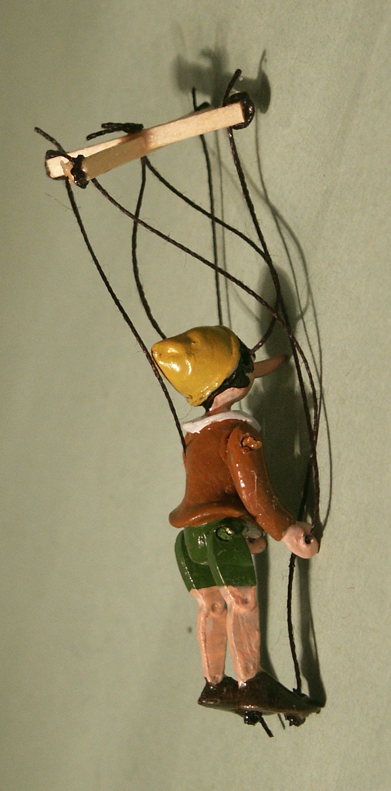 String puppet for the dolls house